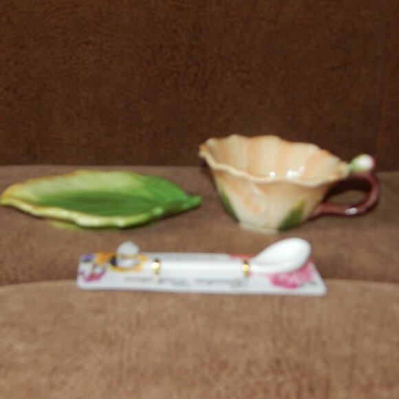 Corner Ruby Garden Collection Gold Sand Flower Teacup Leaf Saucer & Spoon New - Picture 10 of 12